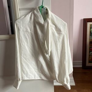 White Wilfred Blouse with Buttons and Neck Tie